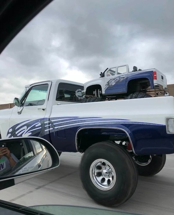 What Is Going On Here? (35 pics)
