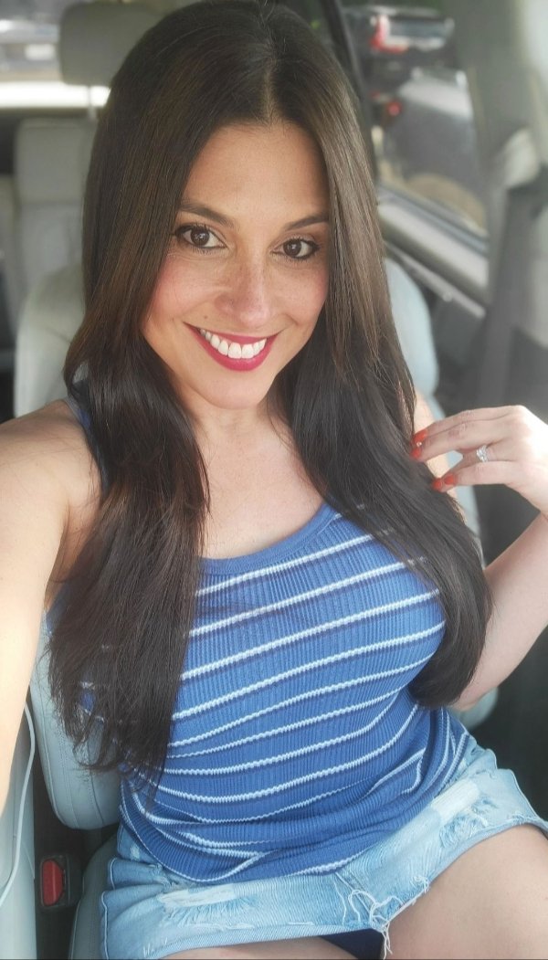 Beauty Brunettes (35 pics)