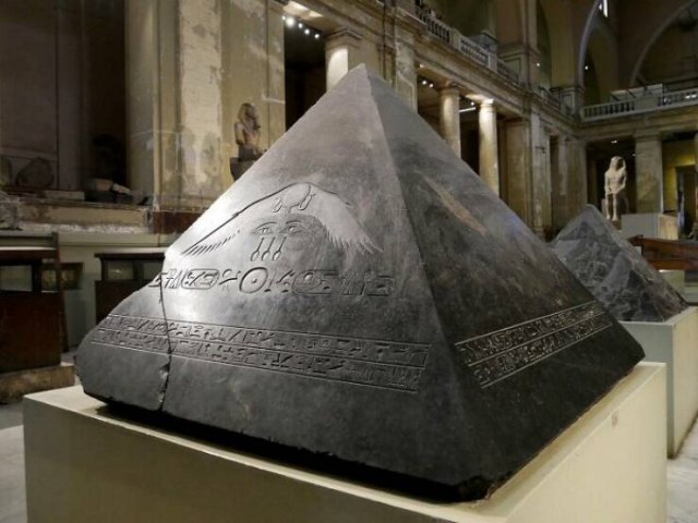 Amazing Historical Objects (15 pics)