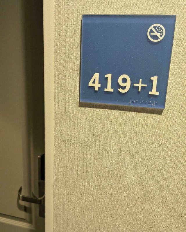 Unusual Finds In Hotels (25 pics)