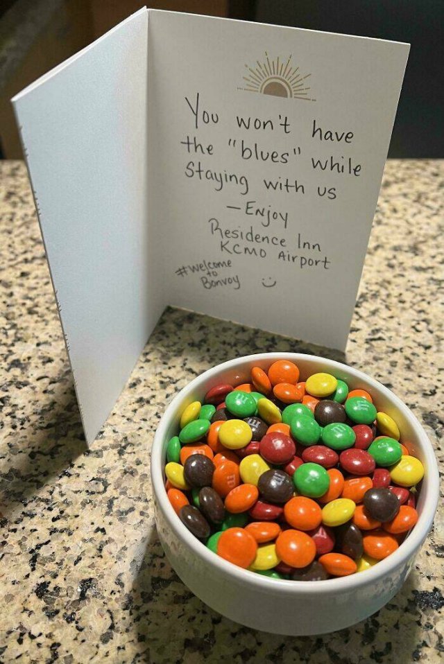 Unusual Finds In Hotels (25 pics)