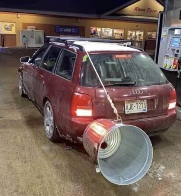 What Is Going On Here? (27 pics)