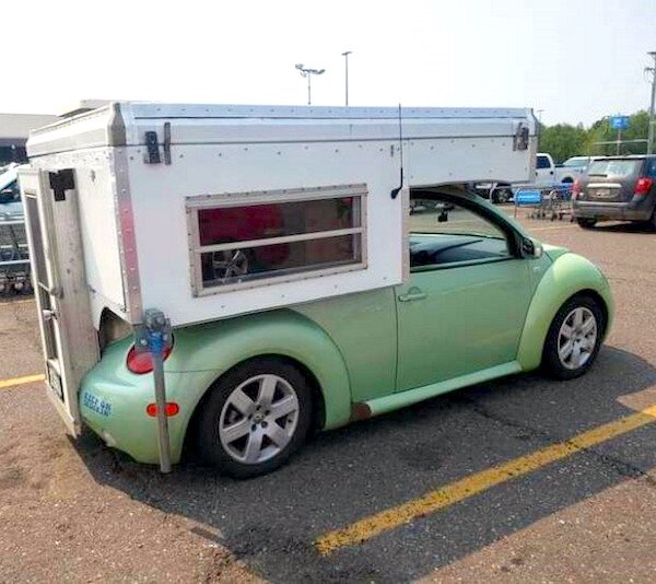 What Is Going On Here? (27 pics)