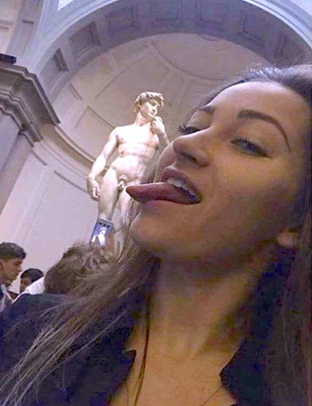 What Is Going On Here? (27 pics)
