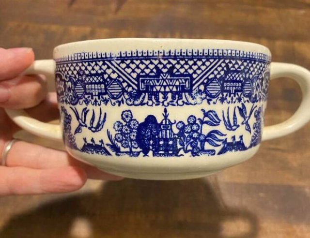 Interesting Finds In Old Houses (25 pics)