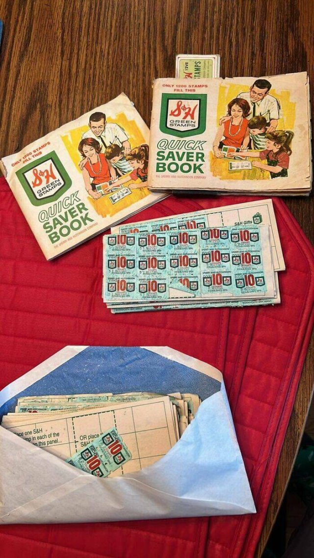 Interesting Finds In Old Houses (25 pics)