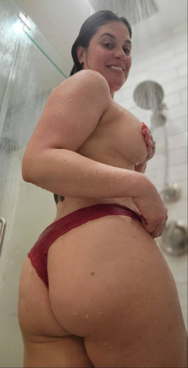 Wet Girls (36 pics)
