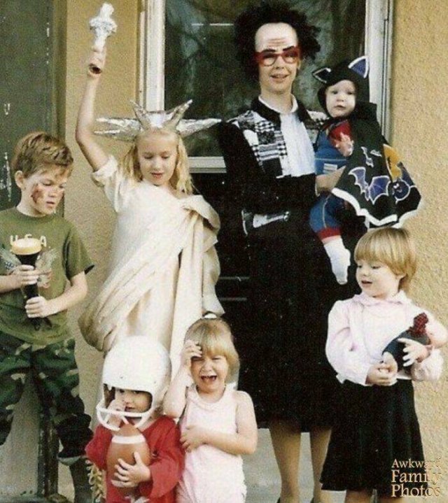 People Share Awkward Photos From The Past (23 pics)