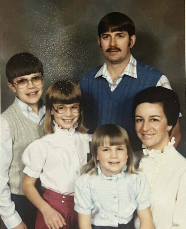 People Share Awkward Photos From The Past (23 pics)
