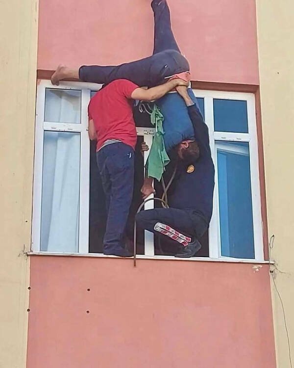 Really Strange Situations (26 pics)