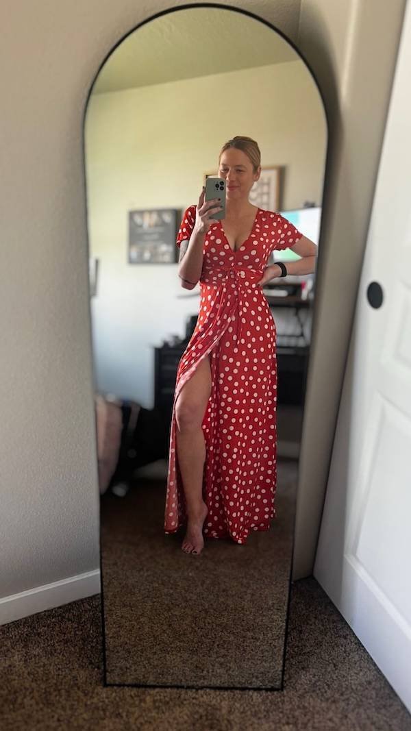 Selfie Girls (48 pics)