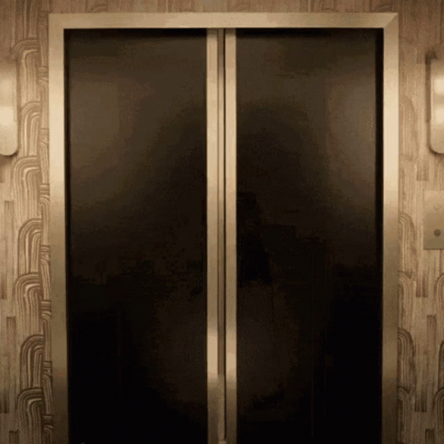 Don't Say This In The Elevator (17 gifs) Don't Say This In The Elevator (17 gifs)