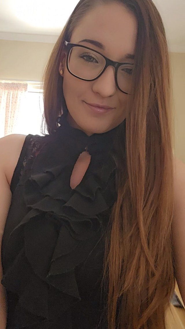 Girls In Glasses (31 pics)