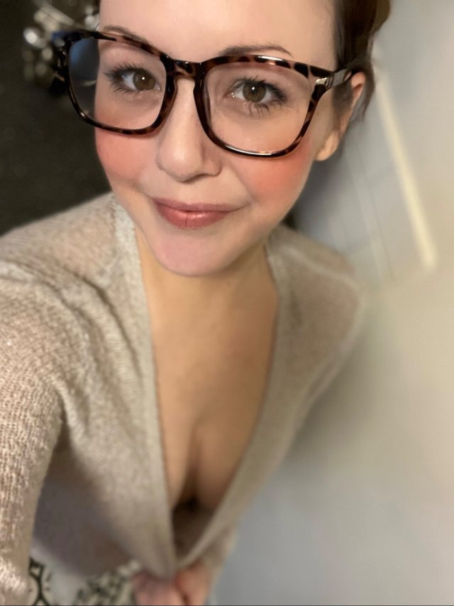Girls In Glasses (31 pics)