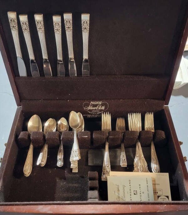 Unexpected Finds In Old Houses (16 pics)