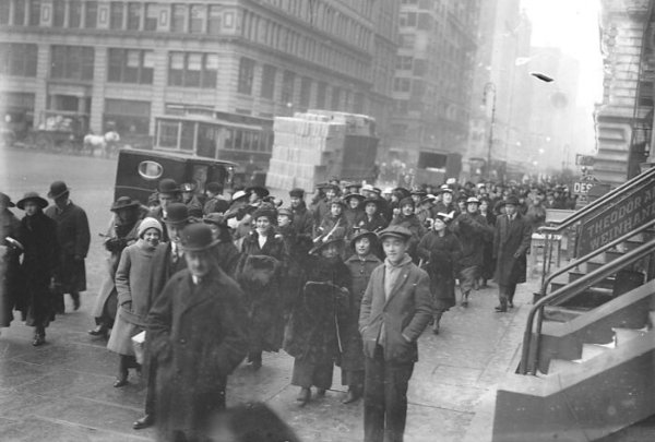 Photos Of Workers From The Past (30 pics)