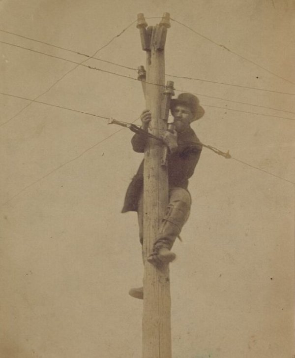 Photos Of Workers From The Past (30 pics)