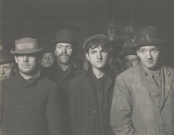 Photos Of Workers From The Past (30 pics)