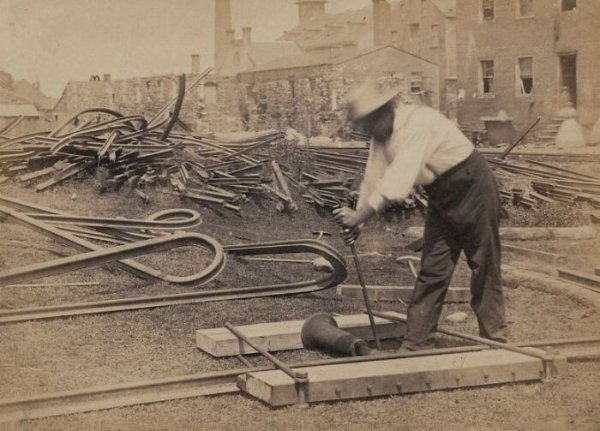 Photos Of Workers From The Past (30 pics)