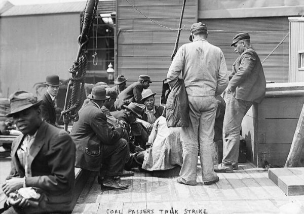 Photos Of Workers From The Past (30 pics)