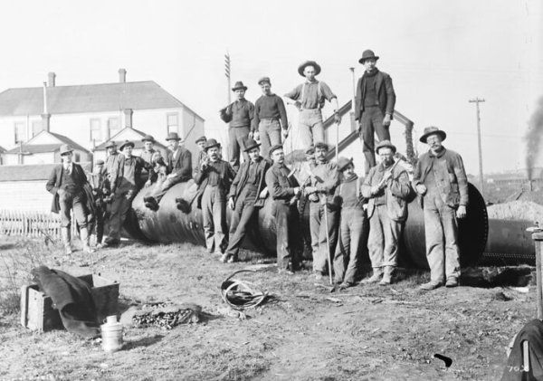 Photos Of Workers From The Past (30 pics)