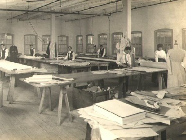 Photos Of Workers From The Past (30 pics)