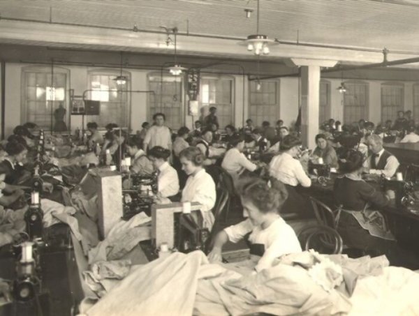 Photos Of Workers From The Past (30 pics)