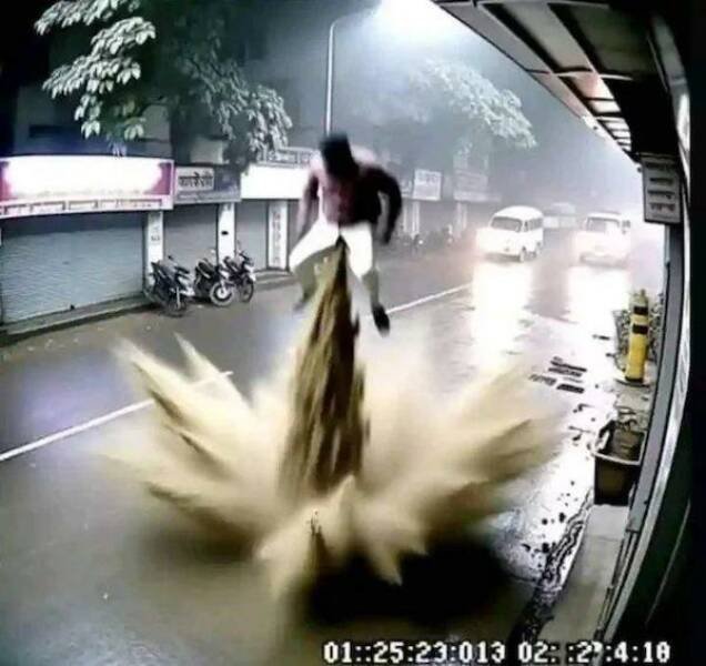Really Strange Situations (21 pics)