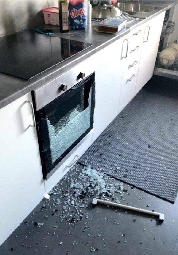 Really Strange Situations (21 pics)