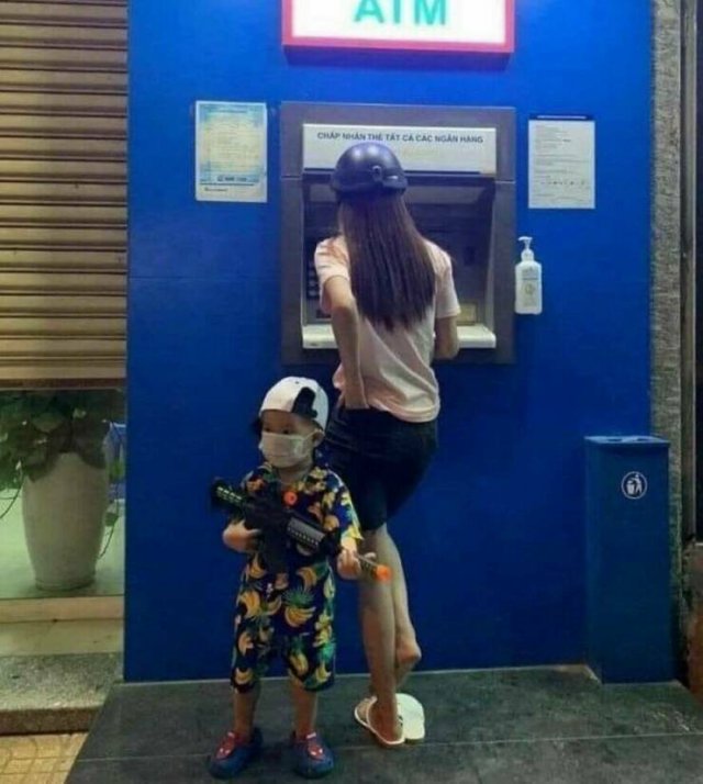 What Is Going On Here? (25 pics)