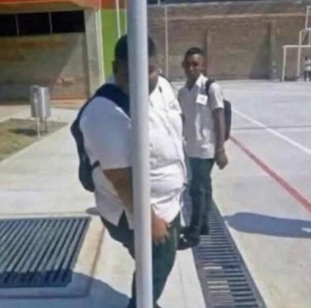 What Is Going On Here? (25 pics)