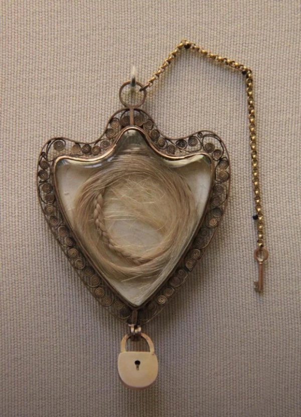 Interesting Finds And Discoveries (24 pics)