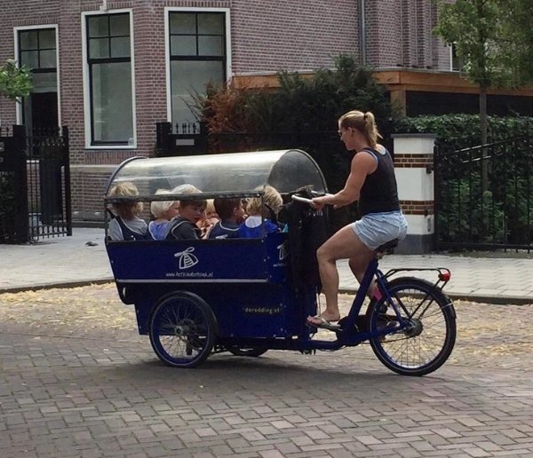Unusual Urban Infrastructure (22 pics)