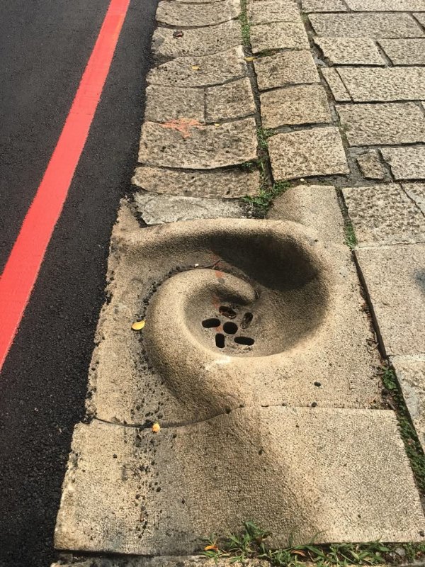 Unusual Urban Infrastructure (22 pics)