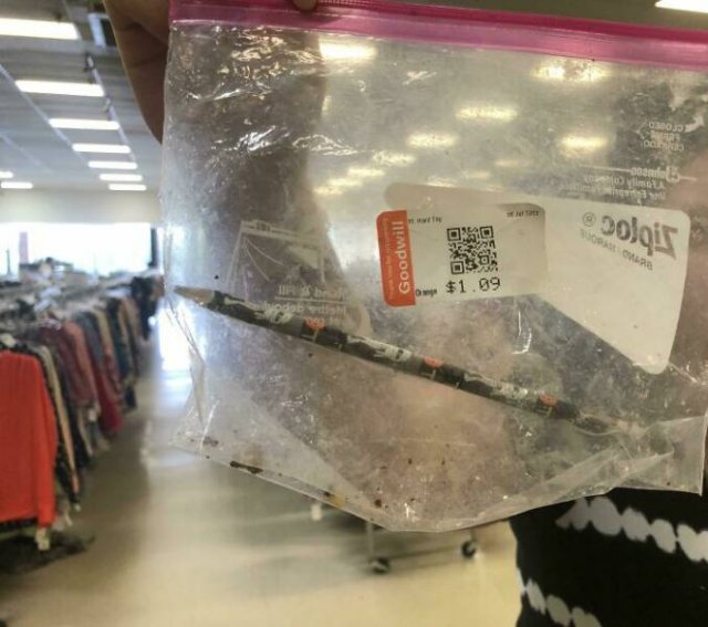Weird Finds In Thrift Shops (25 pics)