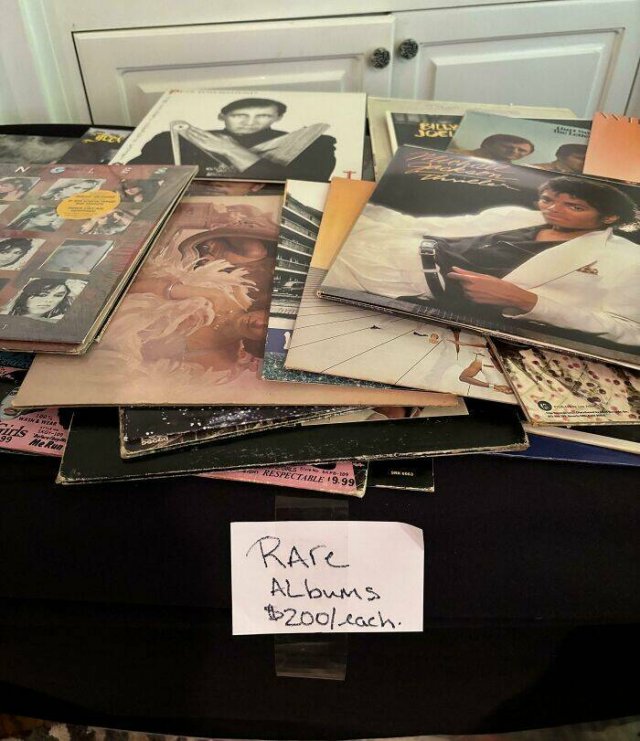 Weird Finds In Thrift Shops (25 pics)