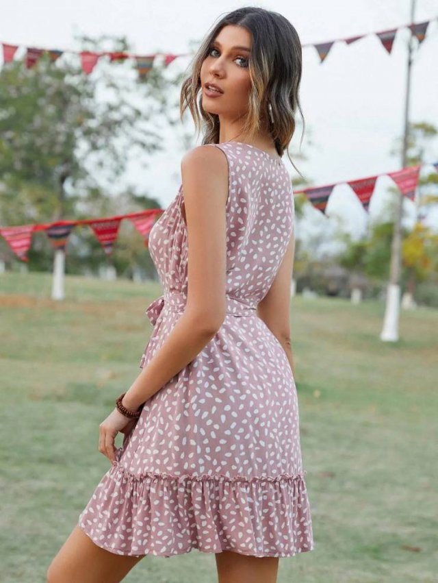 Girls In Sundresseses (47 pics)