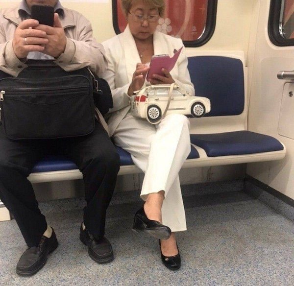 Strange People In The Subway (38 pics)