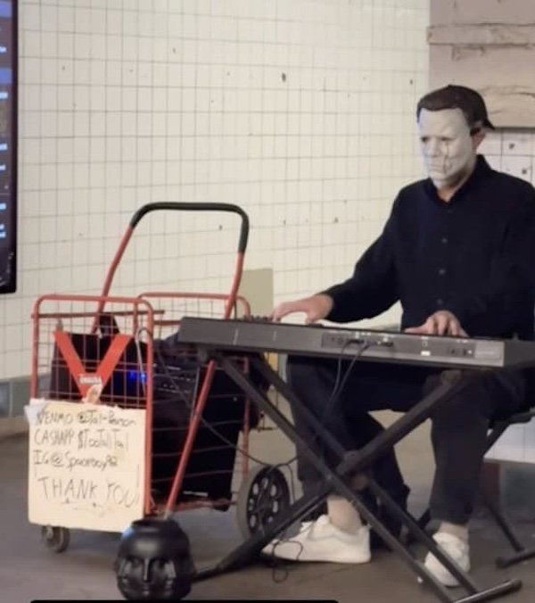 Strange People In The Subway (38 pics)