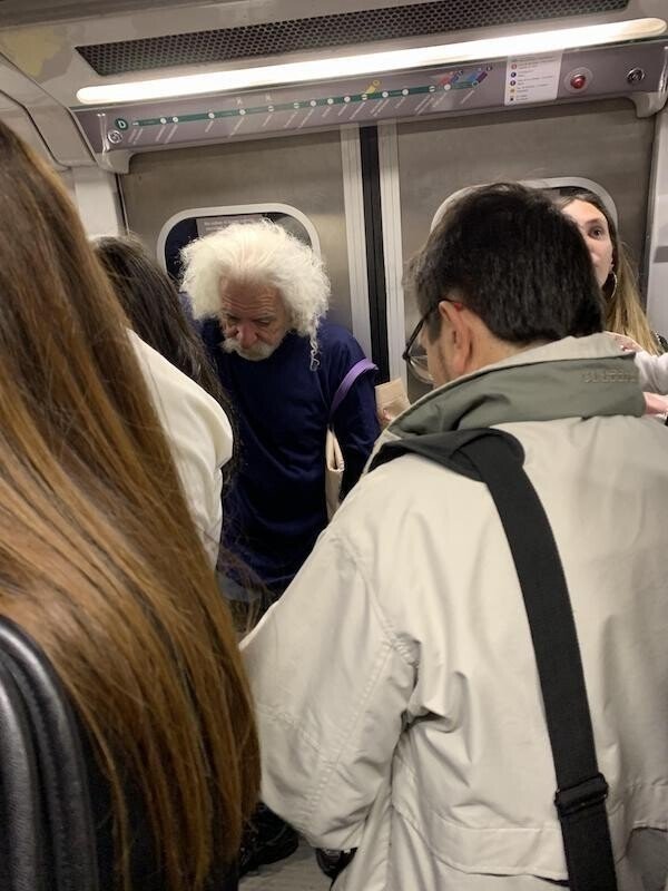 Strange People In The Subway (38 pics)