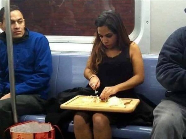 Strange People In The Subway (38 pics)