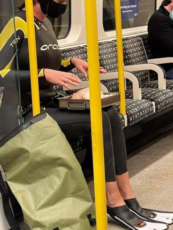 Strange People In The Subway (38 pics)