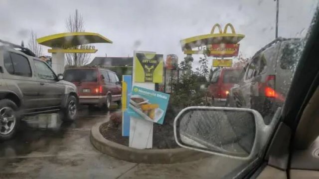 Unexpected Coincidences (19 pics)
