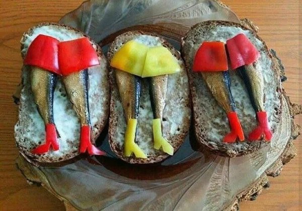 What Is Going On Here? (29 pics)