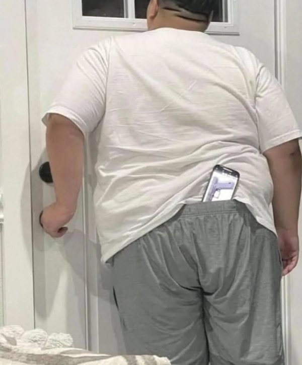 What Is Going On Here? (29 pics)