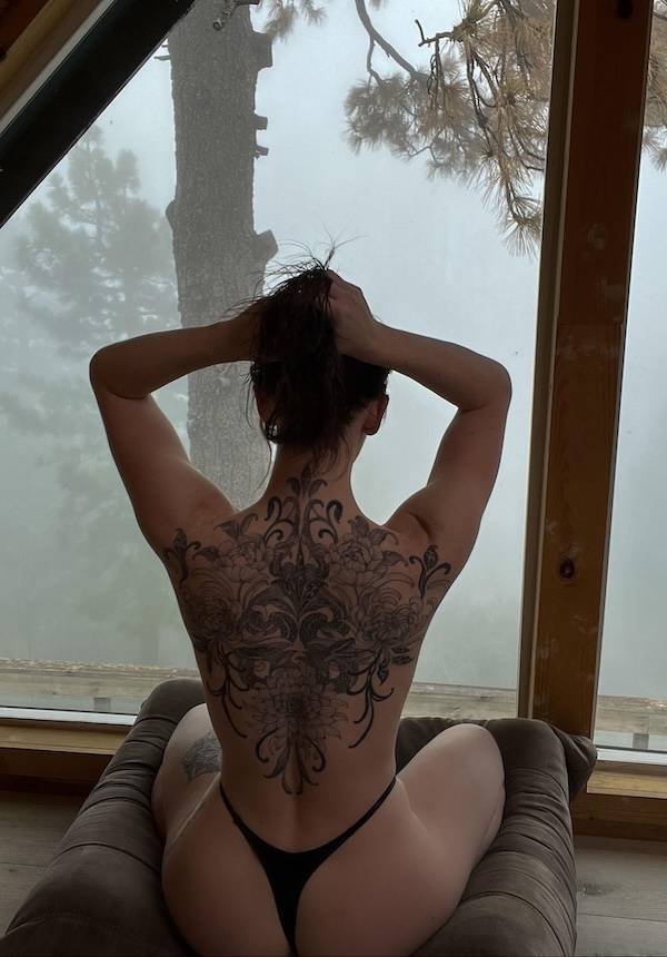 Braless Girls (30 pics)