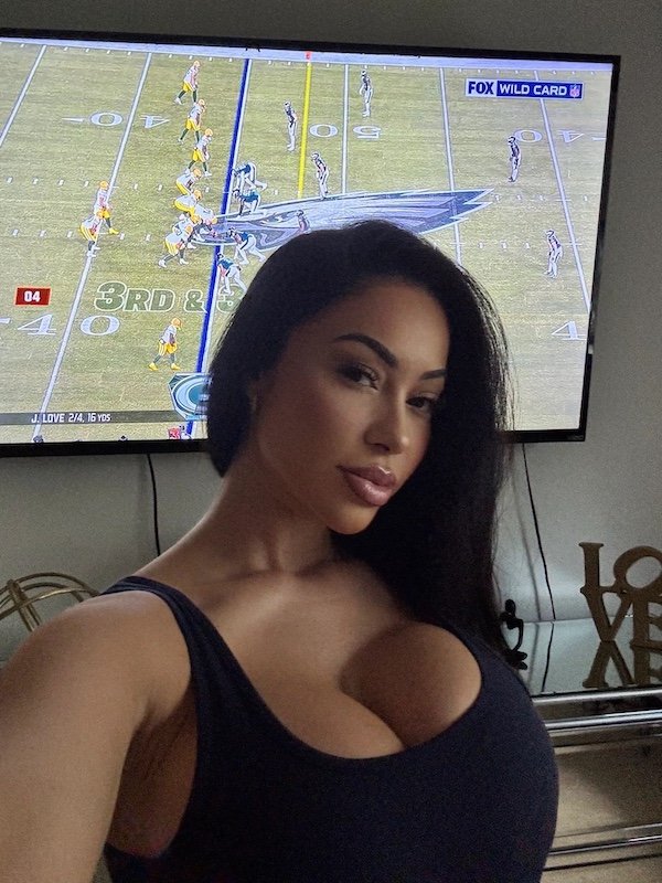 Hot Girls (53 pics)
