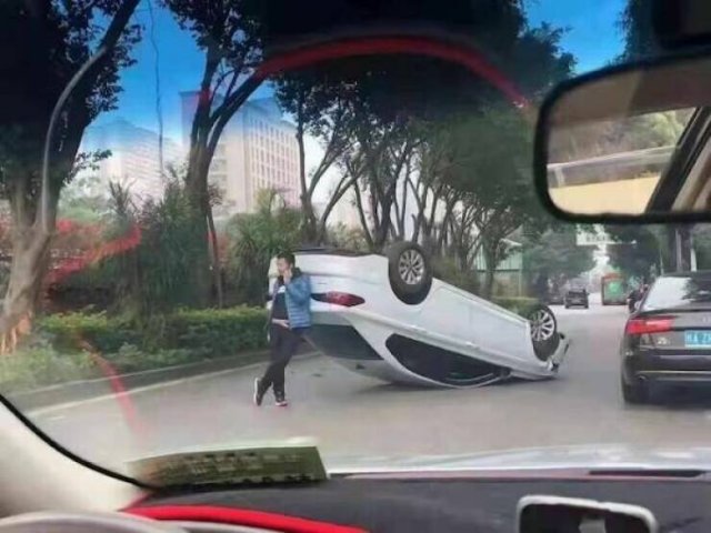 Epic Car Crashes (13 pics)