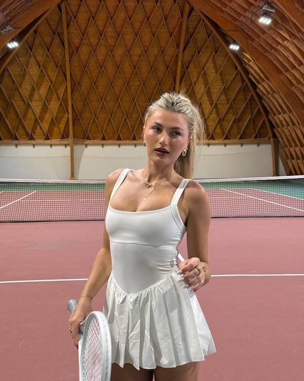 Sporty Girls (21 pics)