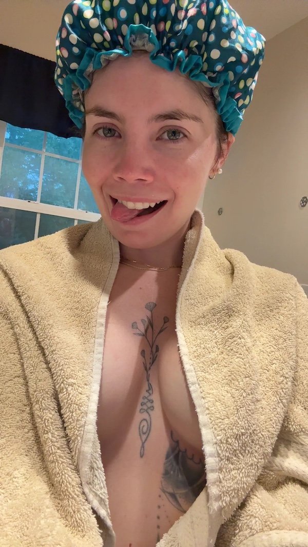 Girls In Towels (41 pics)